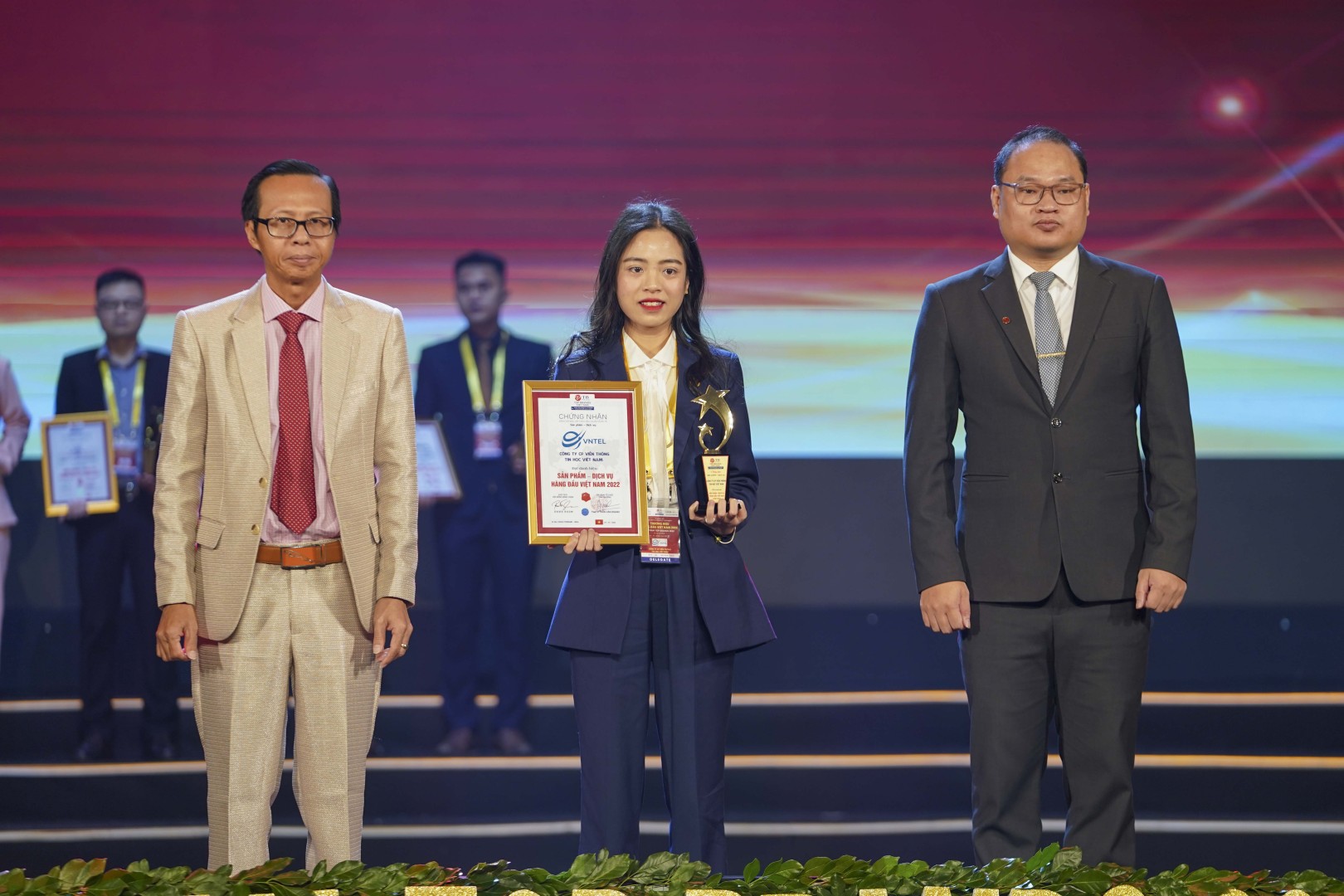 VNTEL đạt danh hiệu “Sản phẩm Dịch vụ Hàng đầu Việt Nam 2022” 